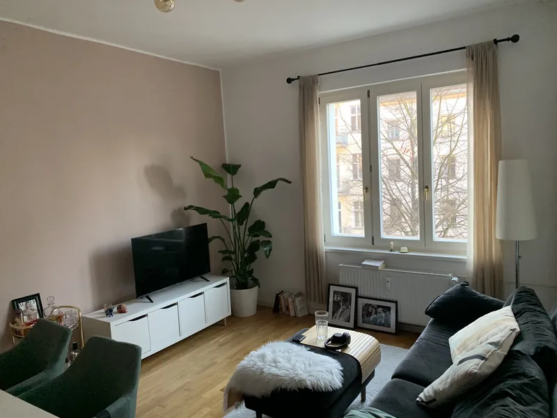 Untermiete: Zentrale 2-Zimmerwohnung in Mitte/Pberg (Aug/Sept-März) — photo 1